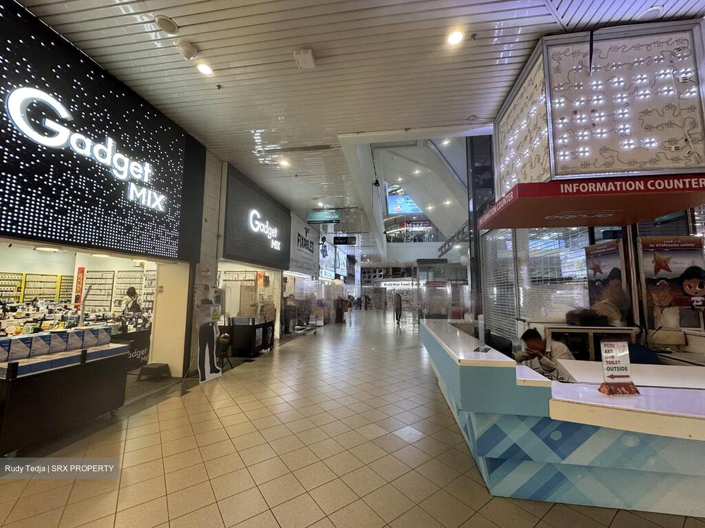 Sim Lim Square (D7), Shop House #516444531